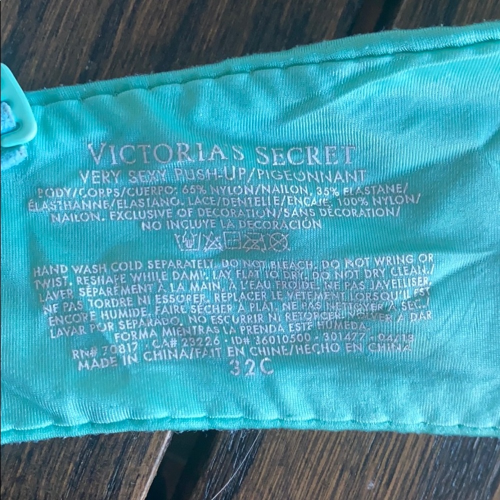 Victoria Secret bra - Picture 2 of 2